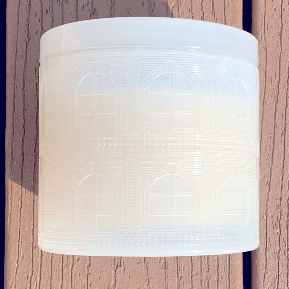 ⭐️SOLD OUT⭐️🆕 “ICED BUTTERCREAM” HARRY SLATKIN HOMEWORX 3 WICK, 14oz CANDLE NWT - Picture 3 of 6